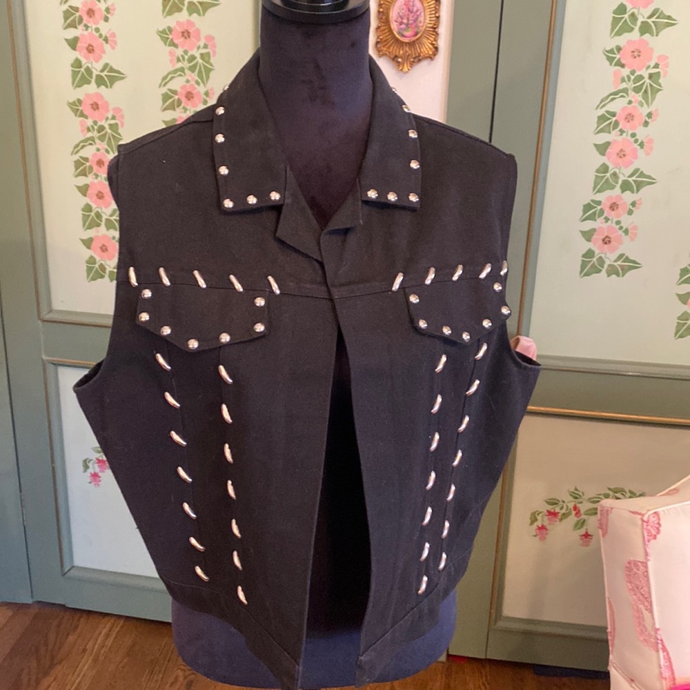 VINTAGE LORI LUNDON SILVER STUDDED BLACK 100% COTTON DENIM VEST AND SKIRT